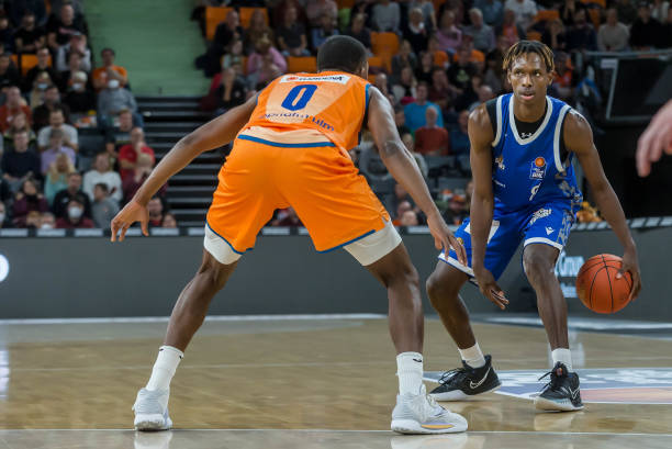 划一份具有 划一份具有