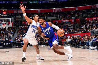 担任莱万特 担任莱万特